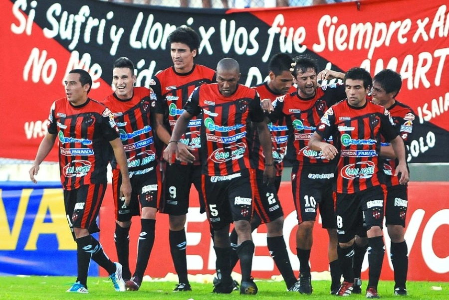 Acosta jug&oacute; en Patronato desde 2012 hasta 2016. (Foto: Ol&eacute;)