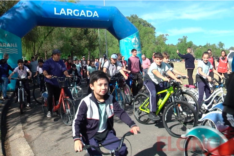 Una bicicleteada fue el motivo para el encuentro de jóvenes con discapacidad
