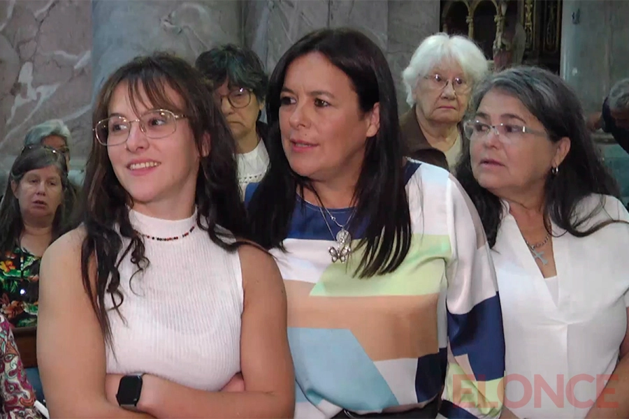 Candela Giarda, junto a su madre. (foto: Elonce)