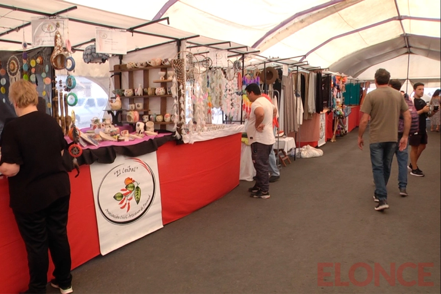 Feria de Artesanos. (foto: Elonce)