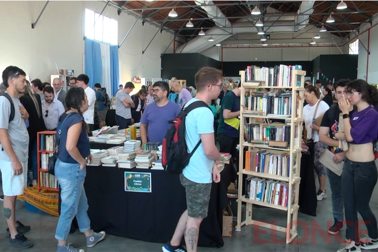 La Feria del Libro “Paraná Lee”, un encuentro con libros y autores en Sala Mayo