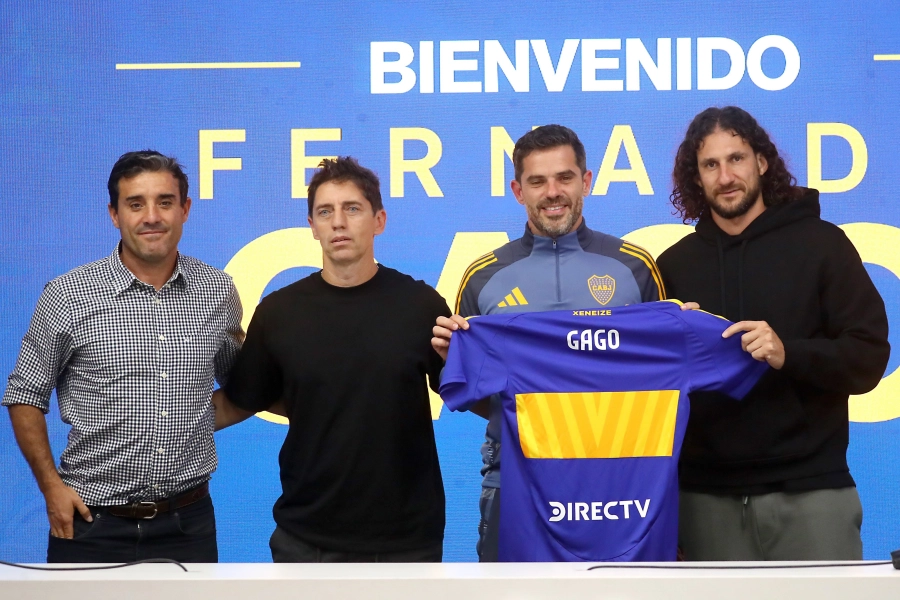 El cuerpo t&eacute;cnico de Gago.