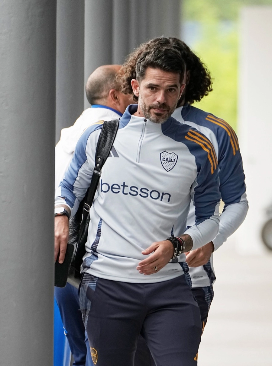 Gago dirigi&oacute; su primer entrenamiento con Boca.