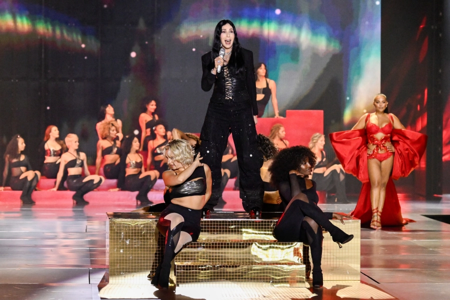 Cher fue la estrella en la noche de Victoria Secret.