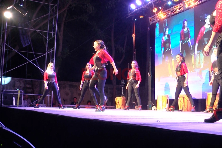 Espect&aacute;culo de cierre