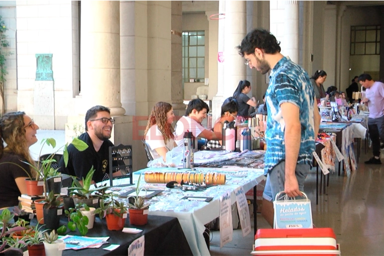 Estudiantes realizaron feria de emprendedores universitarios por tercera vez