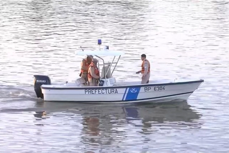 Buscan el cuerpo de un hombre que se arrojó desde el puente de la ruta 136