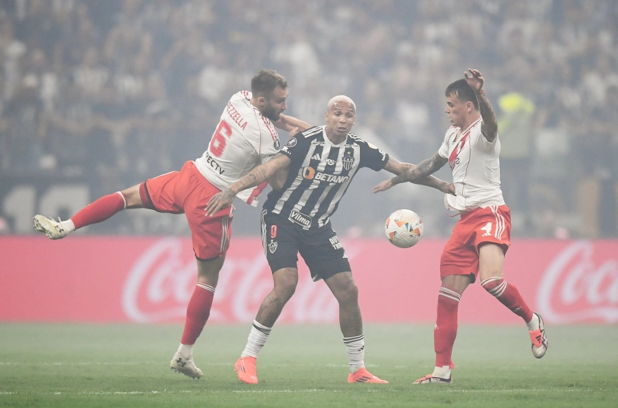 River no puede frenar a Deyverson, la figura de la noche; ni Pezzella, ni Fonseca.
