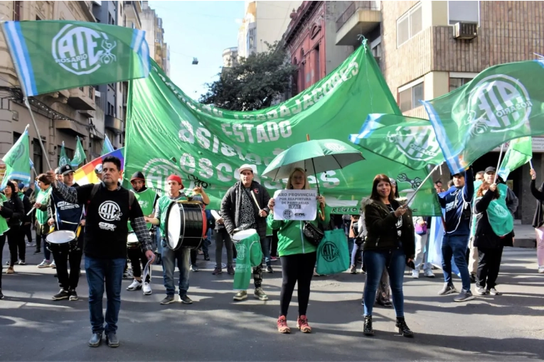 Frente de Gremios Estatales decretó el "estado de alerta y movilización" por las medidas del gobierno