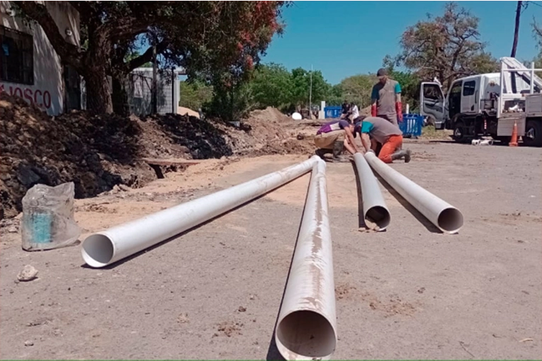 Avanza la obra de extensión en la red cloacal de Bajada Grande