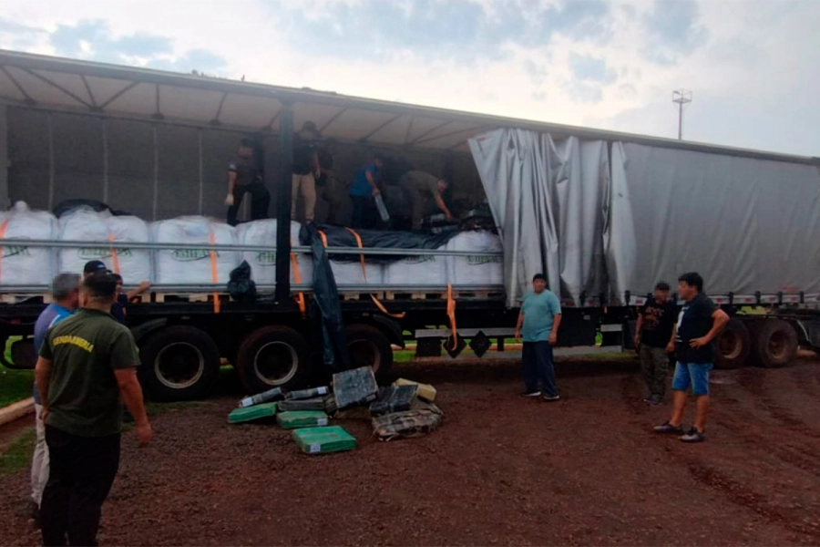 Cargamento de marihuana incautado en Misiones. (foto: Gendarmer&iacute;a Nacional)