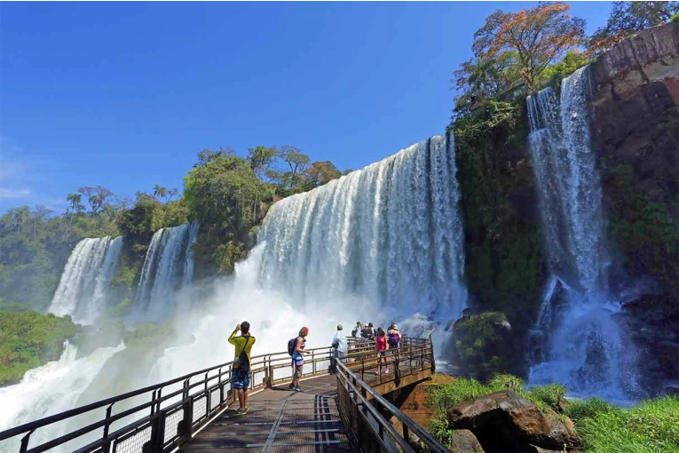 Parque Nacional Iguazú cambia su horario durante la temporada de verano