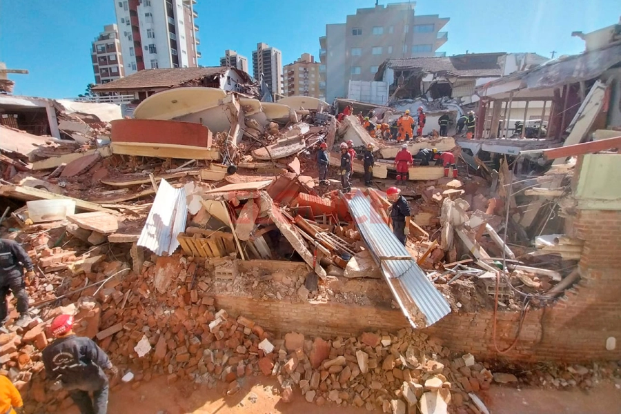 Derrumbe en Villa Gesell. (foto: Elonce)