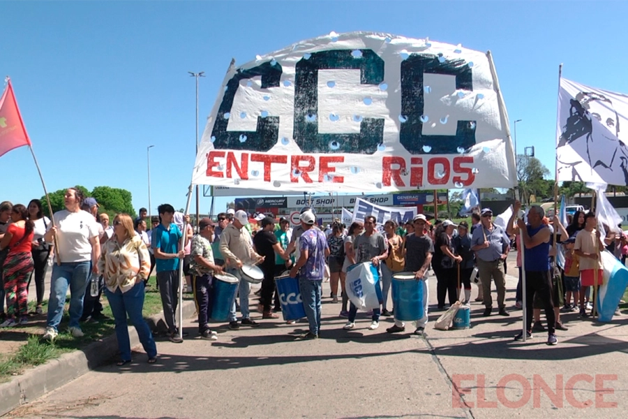 Protesta de la Multisectorial de Entre Ríos. (foto: Elonce)