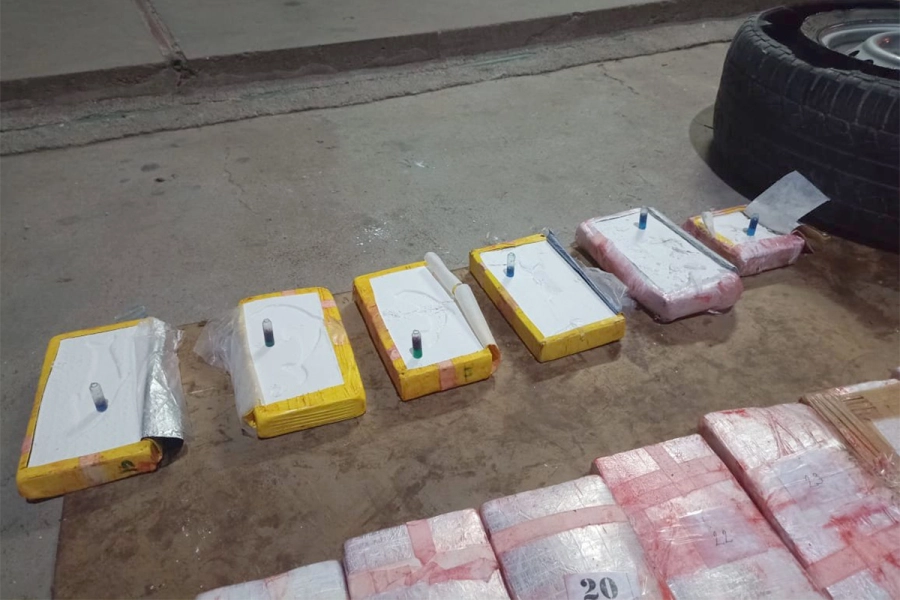 Coca&iacute;na en rueda de auxilio- Gendarmer&iacute;a Nacional