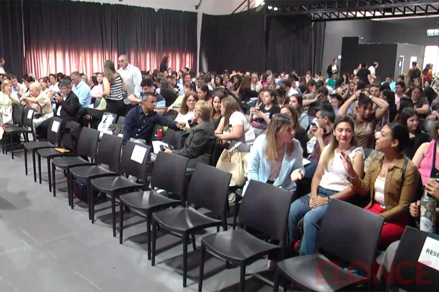 Precongreso en Sala Mayo. (foto: Elonce)