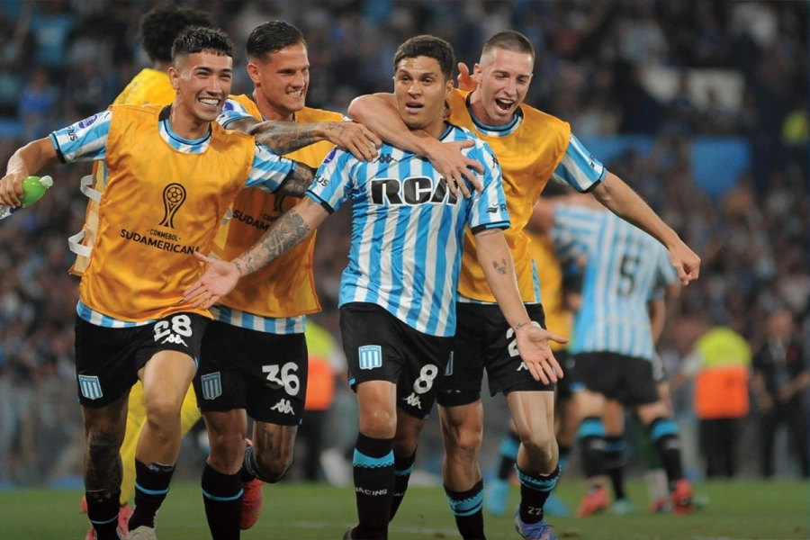 Racing est&aacute; de racha y se meti&oacute; en la pelea.