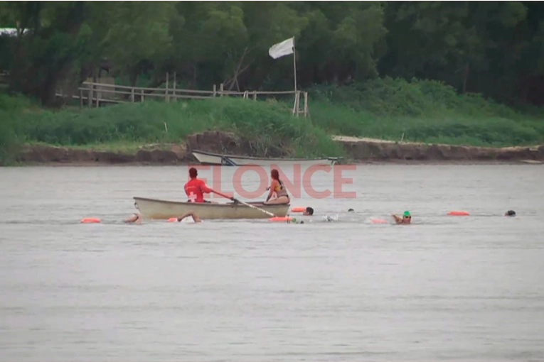 Realizaron practicas aguas abiertas para la Travesía Acuática de 10 km en Paraná