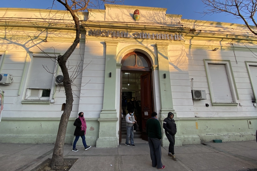 El hombre fue trasladado al hospital San Martín. Foto: Archivo Elonce.