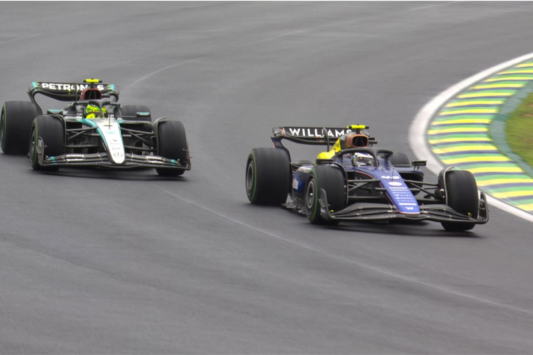 Video: Franco Colapinto pasó a Lewis Hamilton en una maniobra espectacular