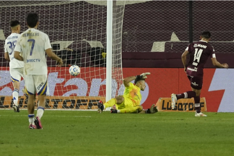 Boca perdió con Lanús y estiró su mal momento en el campeonato: video del 1-0