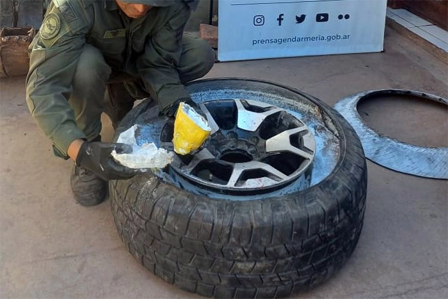 Coca&iacute;na oculta en las ruedas. Gendarmer&iacute;a Nacional