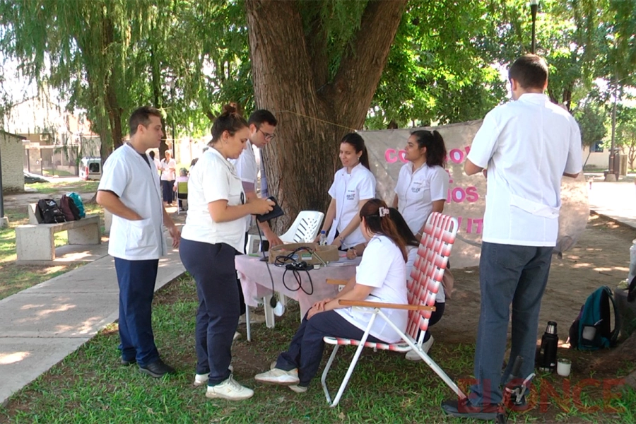 Estudiantes de Enfermer&iacute;a. (foto: Elonce)