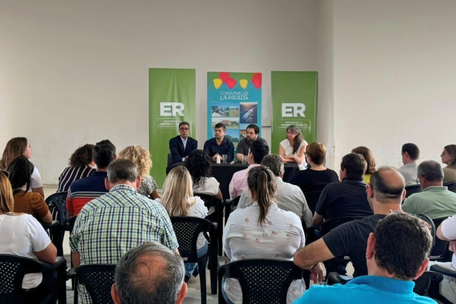 Entrega de aportes provinciales. (foto: Gobierno de Entre R&iacute;os)