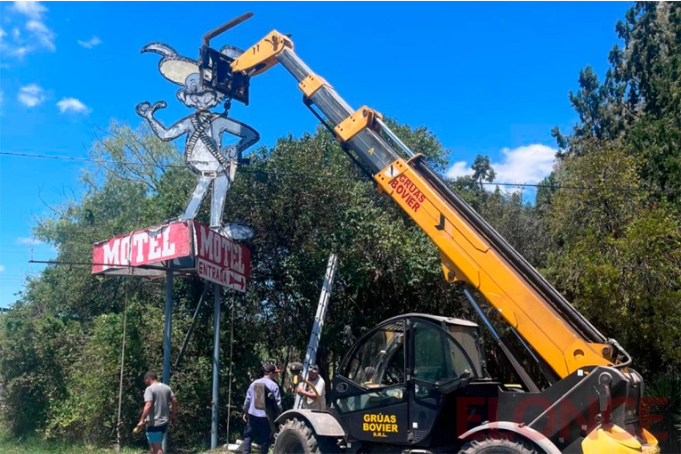 Retiraron el icónico conejo de un hotel alojamiento de Paraná