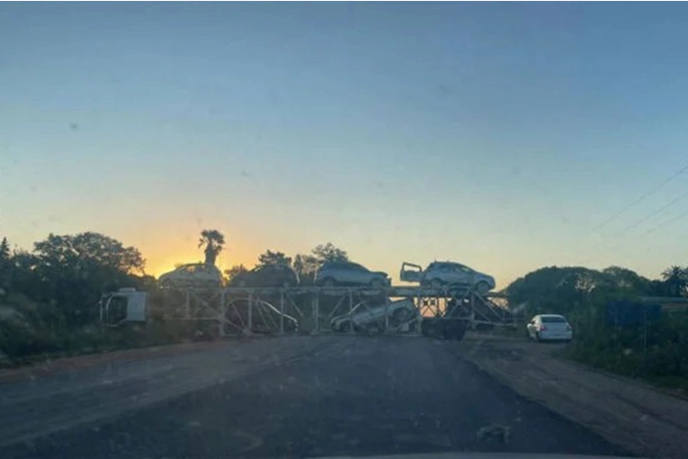 Camión mosquito giró en “U” y cortó el tránsito en la ruta provincial 39