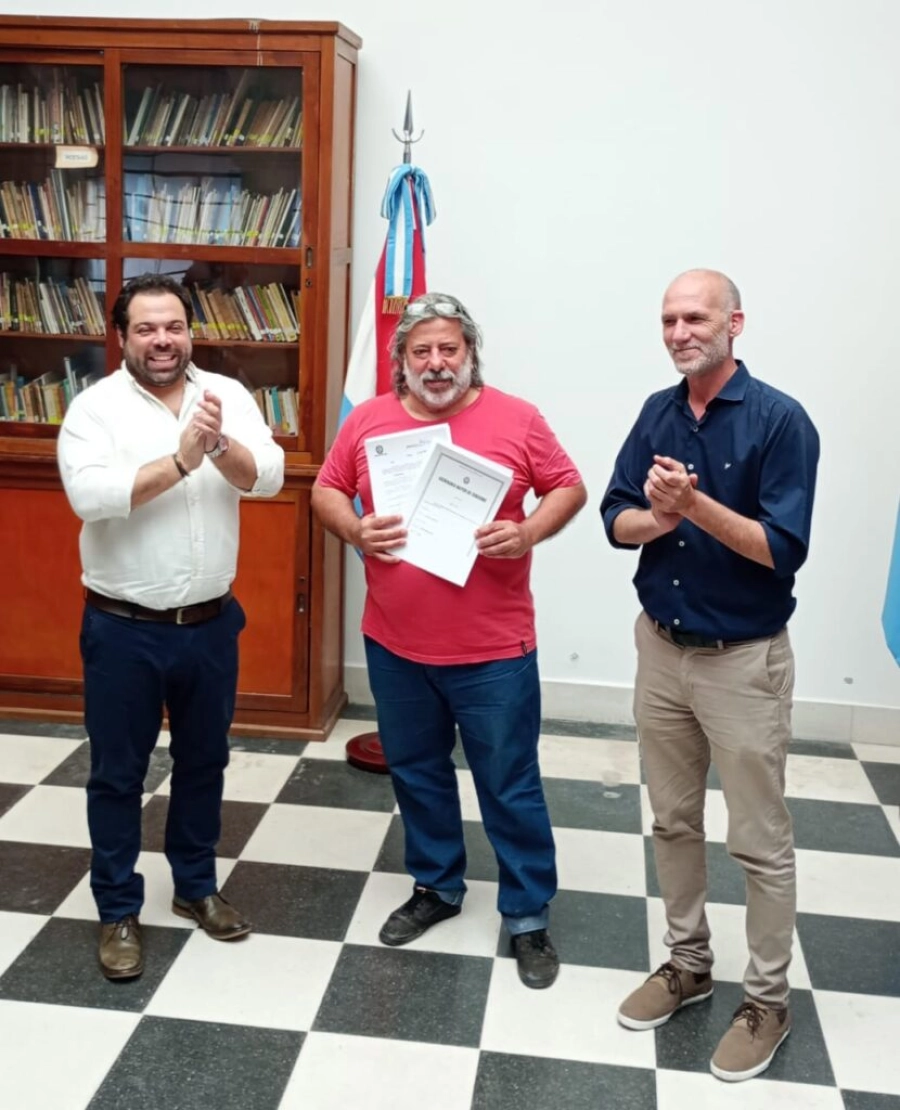 Claudio Guido Puntel, ganador del premio Fray Mocho. (foto: Agmer Paran&aacute;)