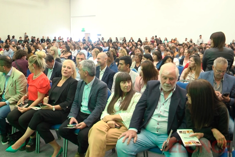 Acto de colaci&oacute;n en el CPC en Paran&aacute;. (foto: Elonce)