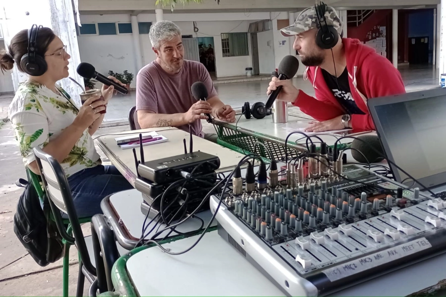 La radio de la Escuela N&ordm; 12 "Provincia del Neuqu&eacute;n". (foto: Gobierno de Entre R&iacute;os)