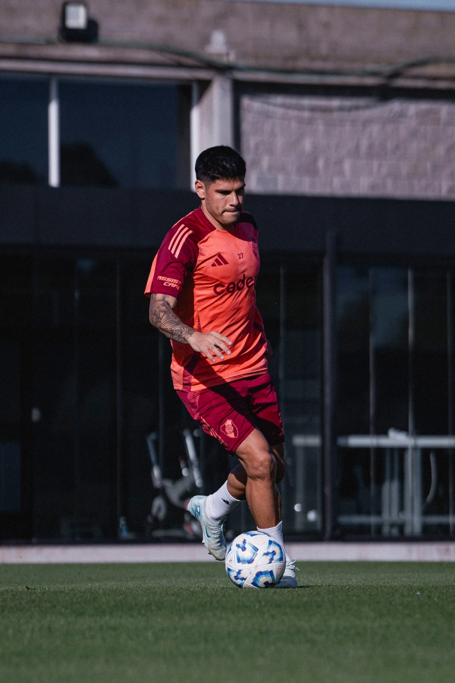 El exDefensa y Justicia deber&aacute; pelearle el puesto a Bustos.