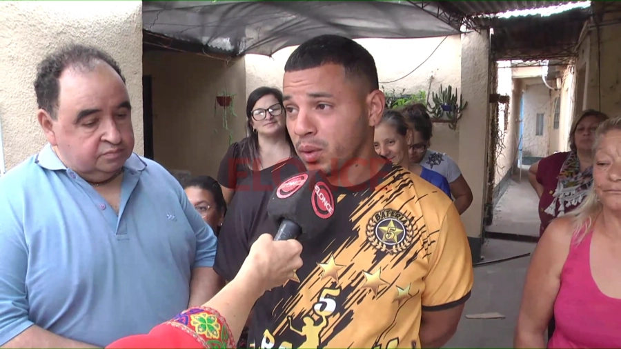 Cristian, miembro de la batucada Cinco Estrellas. Foto: Elonce