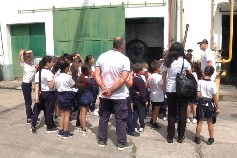 Alumnos de escuela primaria de Paraná visitaron las instalaciones de Cotapa