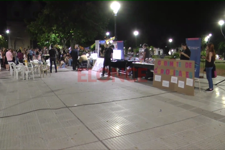 Se desarrolló la Noche de las Universidades en la Plaza Alvear de Paraná