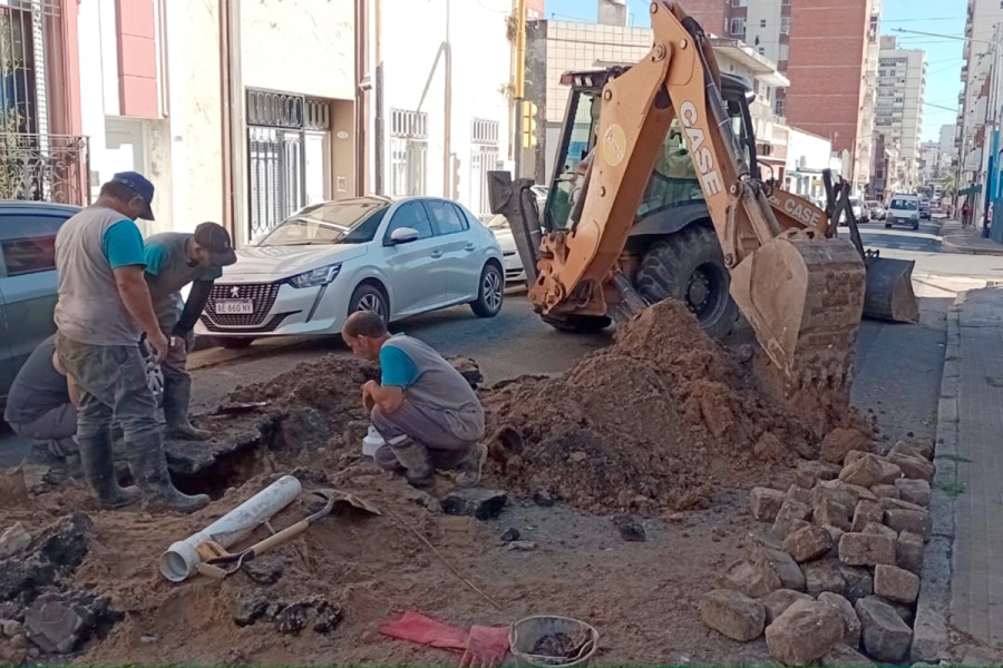 Obras de agua y cloaca en calle Pellegrini. (foto: Municipalidad de Paran&aacute;)