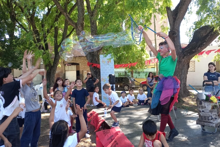 Ayudar Hace Bien: comenzó el abrazo solidario a la escuela María Reina Inmaculada