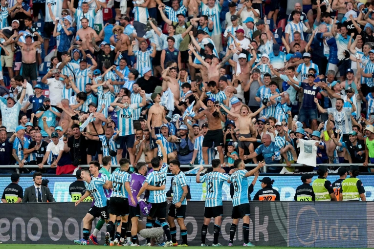 Racing le ganó a Cruzeiro por Copa Sudamericana y se consagró campeón tras 36 años: videos