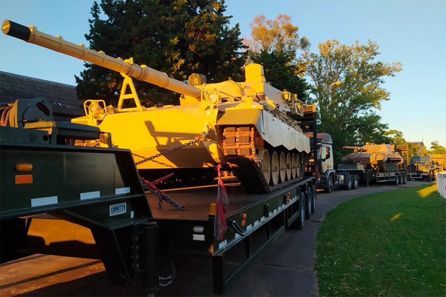 Tropas blindadas en el Ejercicio Soberan&iacute;a. (foto: Ej&eacute;rcito Argentino)