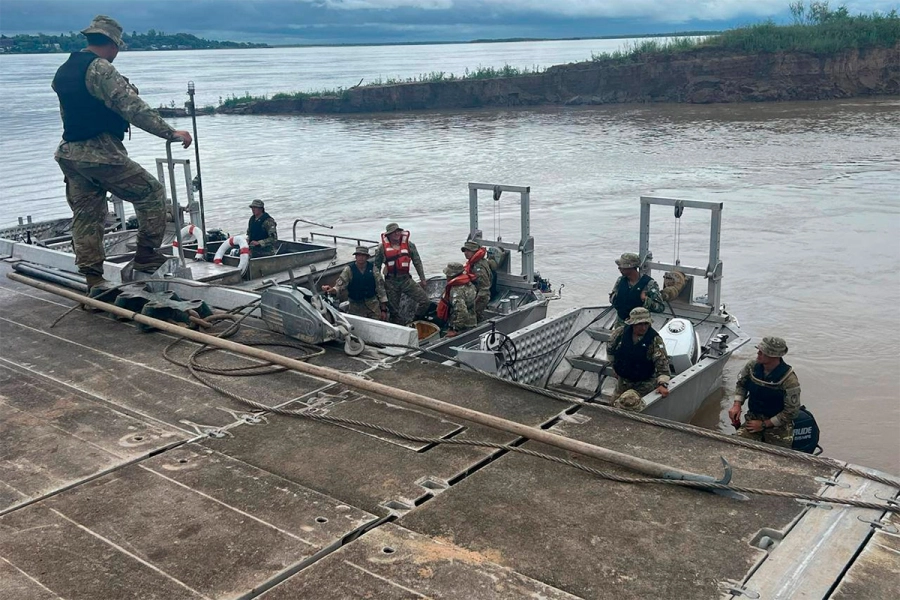 Trabajo de ingenieros en el Ejercicio Soberan&iacute;a. (foto: Ej&eacute;rcito Argentino)
