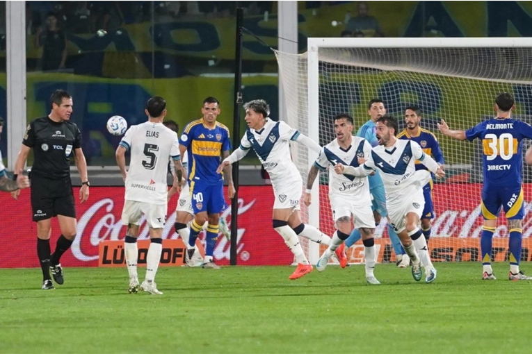 En un partidazo en Córdoba, Vélez le ganó 4-3 a Boca y es finalista de la Copa Argentina: videos