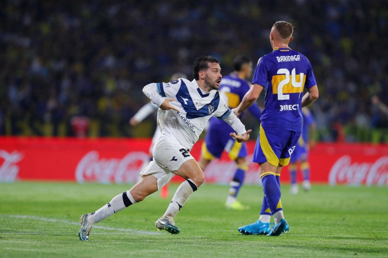 En un partidazo en Córdoba, Vélez le ganó 4-3 a Boca y es finalista de la Copa Argentina: videos