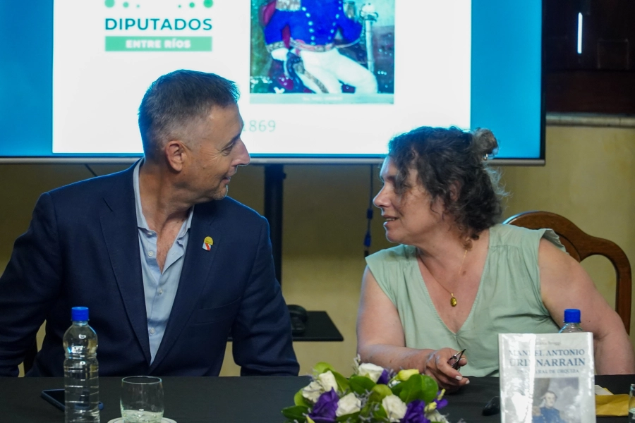 Gustavo Hein junto a la autora del libro. Foto: C&aacute;mara de Diputados