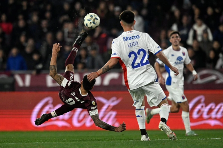 El entrerriano Walter Bou fue nominado al Premio Puskás por su golazo de chilena