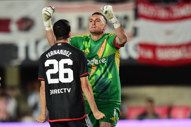 En una gran noche de Franco Armani, River le ganó 2-1 a Estudiantes en La Plata: videos