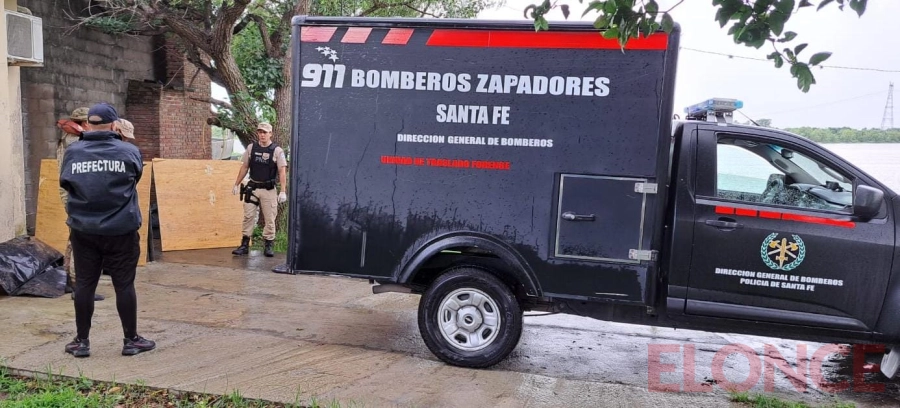 La morguera que traslad&oacute; el cuerpo del sargento Romero. (foto: Elonce)