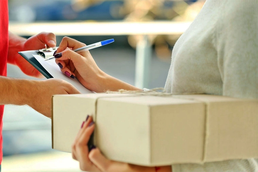 Compras v&iacute;a courier. Archivo