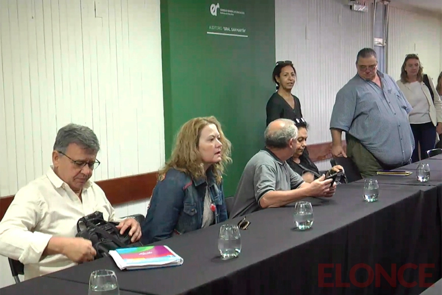 Gremios docentes y autoridades del CGE